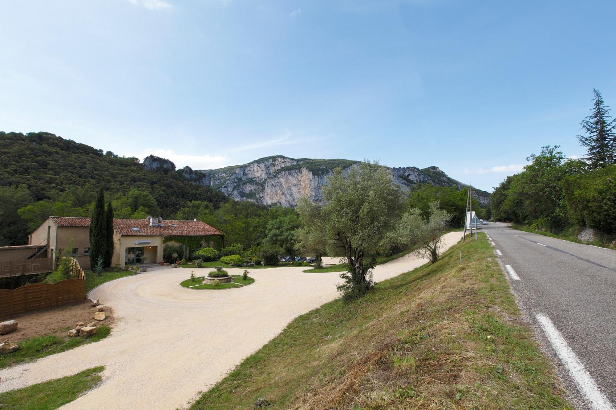 Vacanceole - Le Domaine De Chames - Pont D'Arc Vallon-Pont-dʼArc Екстериор снимка