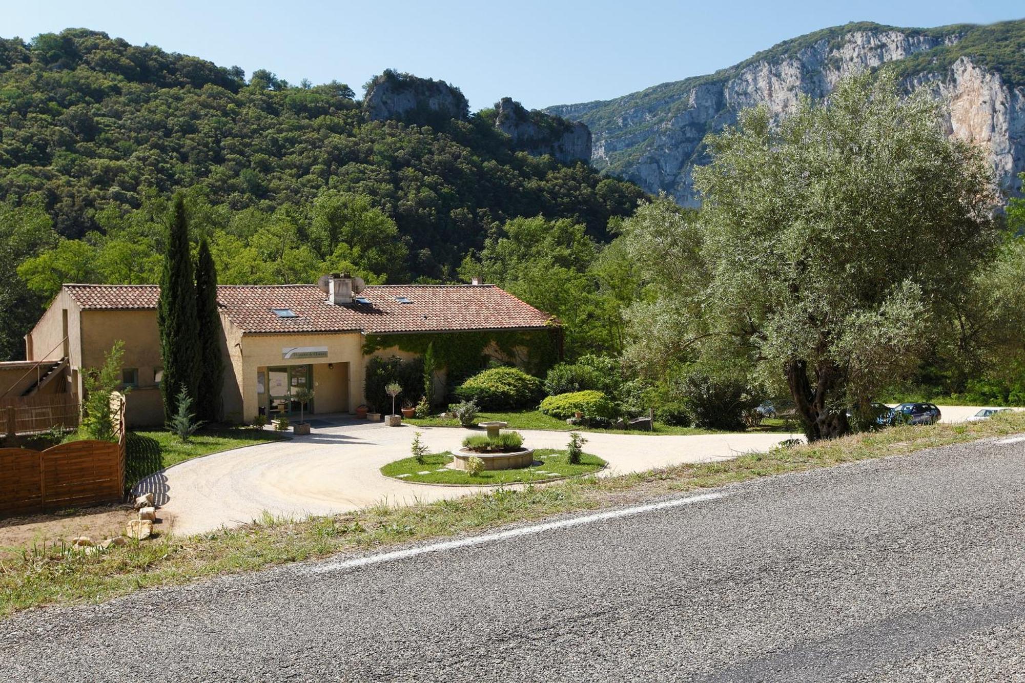 Vacanceole - Le Domaine De Chames - Pont D'Arc Vallon-Pont-dʼArc Екстериор снимка