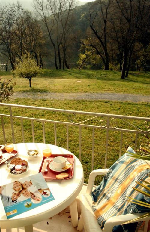 Vacanceole - Le Domaine De Chames - Pont D'Arc Vallon-Pont-dʼArc Ресторант снимка